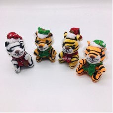 Мягкая игрушка «Тигр в новогоднем костюме» 10 см оптом